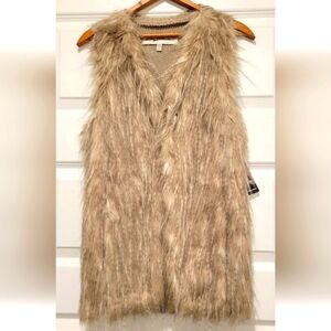 Sebby Collection Faux Fur Vest Womens Small. Natural Color Vest With Knit